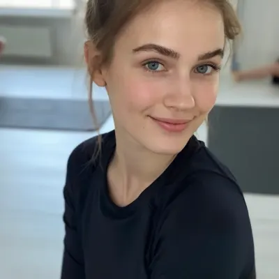 Альпинистка, 25